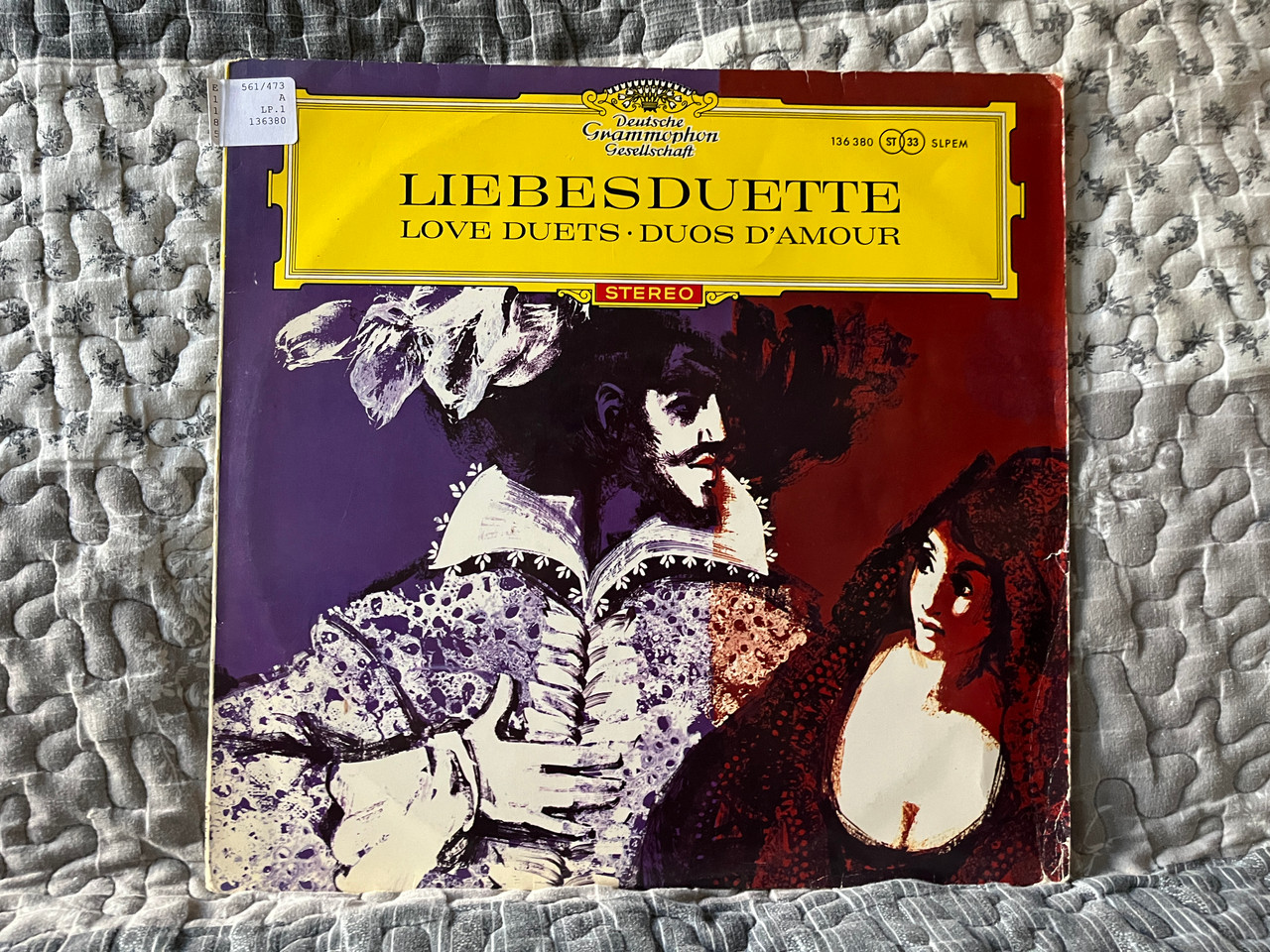 https://cdn10.bigcommerce.com/s-62bdpkt7pb/products/0/images/286504/Liebesduette_Love_Duets_Duos_DAmour_Deutsche_Grammophon_LP_Stereo_1963_136_380_SLPEM_1__09979.1689882436.1280.1280.jpg?c=2&_gl=1*ubv7d1*_ga*MjA2NTIxMjE2MC4xNTkwNTEyNTMy*_ga_WS2VZYPC6G*MTY4OTg4MjE4OC45OTEuMS4xNjg5ODgyNDQ1LjYwLjAuMA..