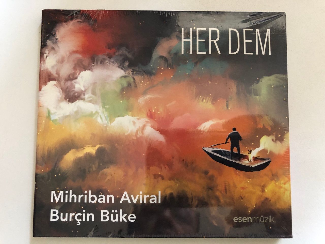 https://cdn10.bigcommerce.com/s-62bdpkt7pb/products/0/images/287418/Mihriban_Aviral_Burin_Bke_-_Her_Dem_Esen_Mzik_Audio_CD_2017_1__77572.1690276795.1280.1280.JPG?c=2&_gl=1*kcqj35*_ga*MjA2NTIxMjE2MC4xNTkwNTEyNTMy*_ga_WS2VZYPC6G*MTY5MDI2NTMxNy45OTUuMS4xNjkwMjc2NjcxLjE2LjAuMA..
