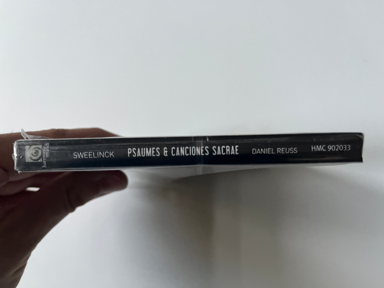 https://cdn10.bigcommerce.com/s-62bdpkt7pb/products/0/images/291343/Sweelinck_Psaumes_Franais_Canciones_Sacrae_-_Cappella_Amsterdam_Daniel_Reuss_Harmonia_Mundi_Audio_CD_2009_HMC_902033_3__82225.1691385740.1280.1280.jpg?c=2&_gl=1*mbvm8m*_ga*MjA2NTIxMjE2MC4xNTkwNTEyNTMy*_ga_WS2VZYPC6G*MTY5MTM4MjM1Ni4xMDA3LjEuMTY5MTM4NTM0Mi41Ny4wLjA.