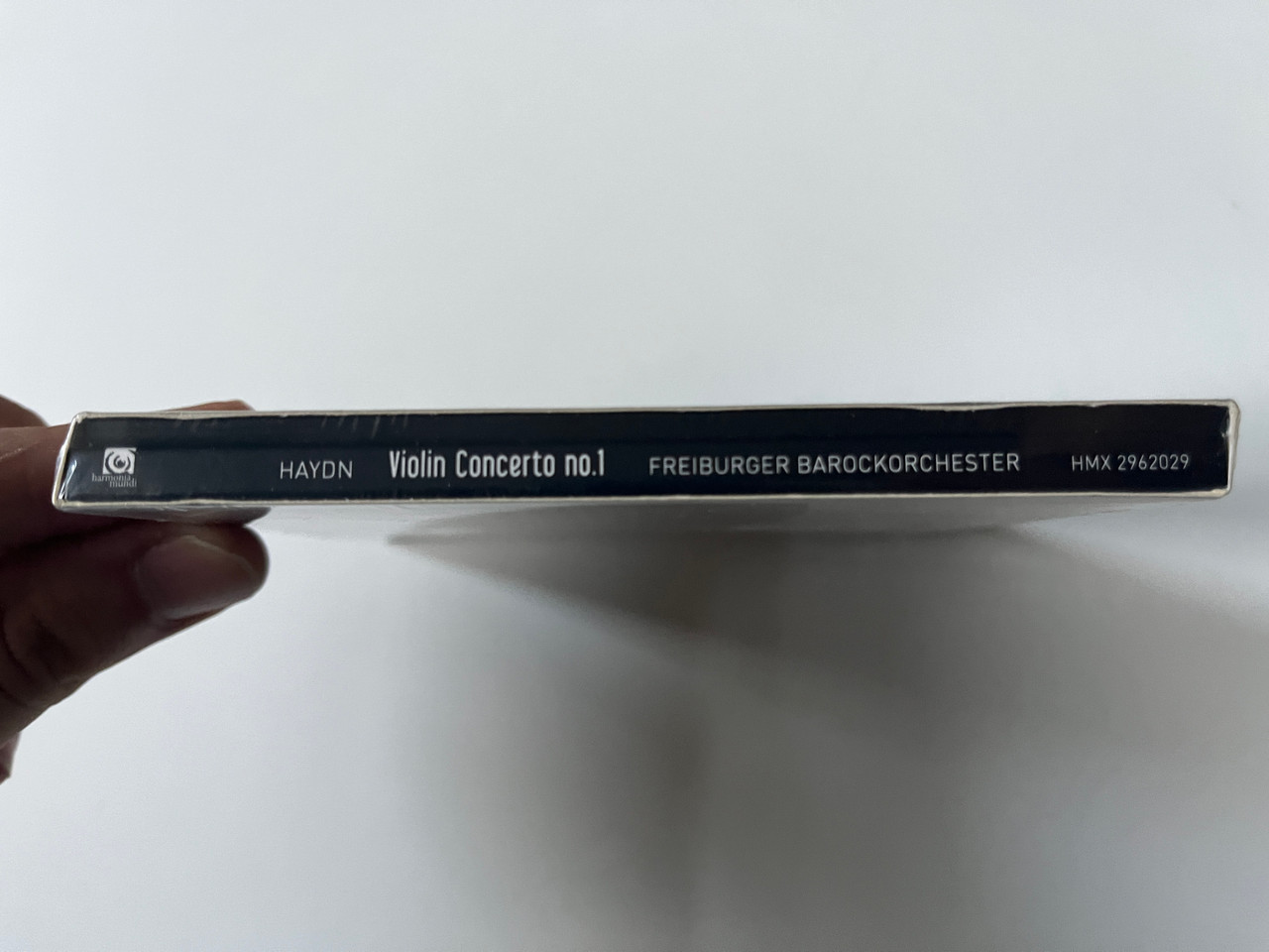 https://cdn10.bigcommerce.com/s-62bdpkt7pb/products/0/images/291506/Haydn_Violin_Concerto_No.1_Symphonies_No.49_La_Passione_No.80_-_Freiburger_Barockorchester_Gottfried_Von_Der_Goltz_Haydn_The_Harmonia_Mundi_Edition_Harmonia_Mundi_Audio_CD_2009_HMX_2_3__99203.1691395402.1280.1280.jpg?c=2&_gl=1*18skukj*_ga*MjA2NTIxMjE2MC4xNTkwNTEyNTMy*_ga_WS2VZYPC6G*MTY5MTM5MjUxNC4xMDA4LjEuMTY5MTM5NDk5Mi41Mi4wLjA.