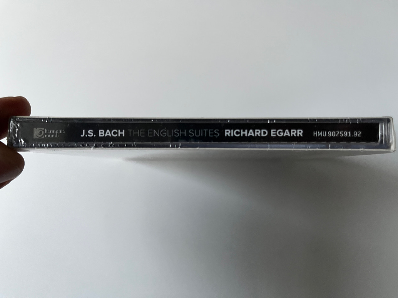 https://cdn10.bigcommerce.com/s-62bdpkt7pb/products/0/images/292121/Richard_Egarr_harpsichord_-_J.S._Bach_The_English_Suites_BWV_806-811_Production_USA_Harmonia_Mundi_2x_Audio_CD_2012_HMU_907591_3__61656.1691564467.1280.1280.jpg?c=2&_gl=1*bogz07*_ga*MjA2NTIxMjE2MC4xNTkwNTEyNTMy*_ga_WS2VZYPC6G*MTY5MTU2Mjc2OC4xMDEyLjEuMTY5MTU2NDI3Mi40NC4wLjA.