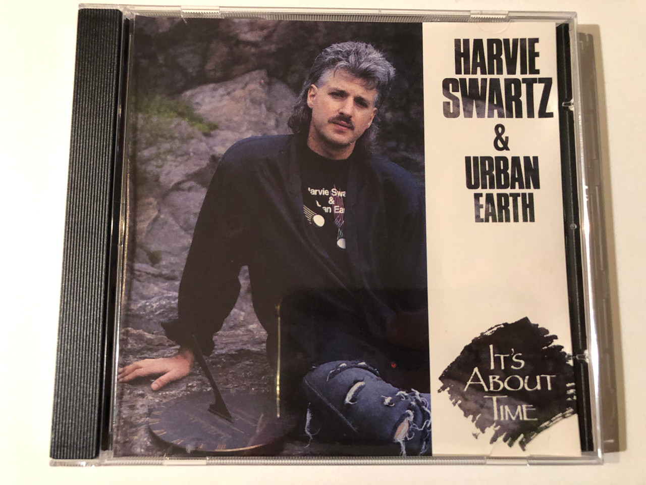 https://cdn10.bigcommerce.com/s-62bdpkt7pb/products/0/images/293203/Harvie_Shartz_Urban_Earth_-_Ita_About_Time_Gaia_Records_Audio_CD_1988_13-9011-2_1__93942.1692077969.1280.1280.JPG?c=2&_gl=1*1vbn0r9*_ga*MjA2NTIxMjE2MC4xNTkwNTEyNTMy*_ga_WS2VZYPC6G*MTY5MjA3Mzc1NC4xMDIyLjEuMTY5MjA3Nzg1NS40Ni4wLjA.