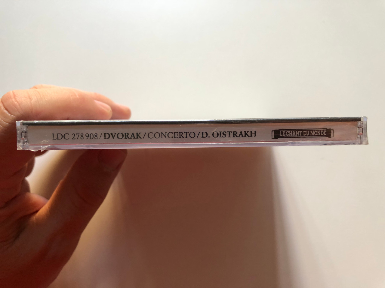 https://cdn10.bigcommerce.com/s-62bdpkt7pb/products/0/images/295163/Edition_David_Oistrakh_8_-_Dvorak_Chausson_Ravel_Concertos_Pour_Violon_Le_Chant_Du_Monde_Audio_CD_LDC_278_908_3__61303.1692764533.1280.1280.JPG?c=2&_gl=1*1ytii9m*_ga*MjA2NTIxMjE2MC4xNTkwNTEyNTMy*_ga_WS2VZYPC6G*MTY5Mjc2MzQ1NC4xMDQwLjEuMTY5Mjc2NDUyOC42MC4wLjA.