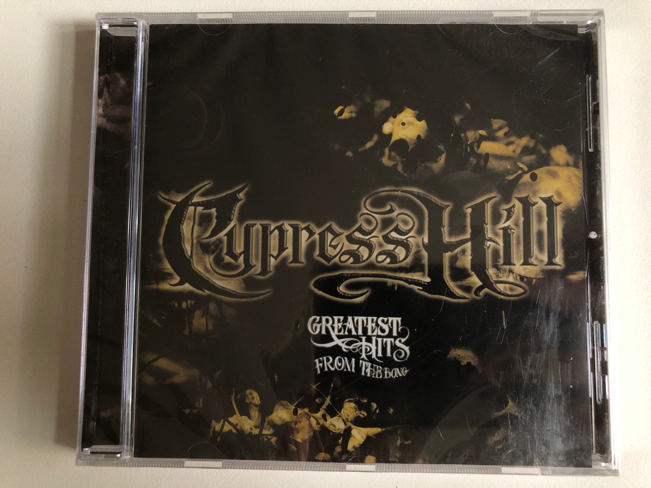 https://cdn10.bigcommerce.com/s-62bdpkt7pb/products/0/images/295626/Cypress_Hill_Greatest_Hits_From_The_Bong_Columbia_Audio_CD_2006_82876_78270_2_1__30796.1692942176.1280.1280.JPG?c=2&_gl=1*1hhhycd*_ga*MjA2NTIxMjE2MC4xNTkwNTEyNTMy*_ga_WS2VZYPC6G*MTY5Mjk0MTQ0OS4xMDQ1LjEuMTY5Mjk0MjA3NC4yOS4wLjA.
