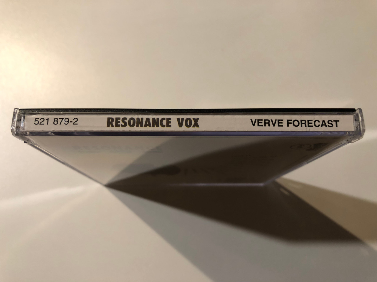 https://cdn10.bigcommerce.com/s-62bdpkt7pb/products/0/images/298444/Resonance_Vox_-_Kazumi_Watanable_Vagabonde_Suzuki_Rikiya_Higashihara_Tomohiro_Yahiro_Verve_Forecast_Audio_CD_1993_521_879-2_3__50675.1693821782.1280.1280.JPG?c=2&_gl=1*bx54x2*_ga*MjA2NTIxMjE2MC4xNTkwNTEyNTMy*_ga_WS2VZYPC6G*MTY5MzgxNDQzNy4xMDU3LjEuMTY5MzgyMTU4Ni40NC4wLjA.