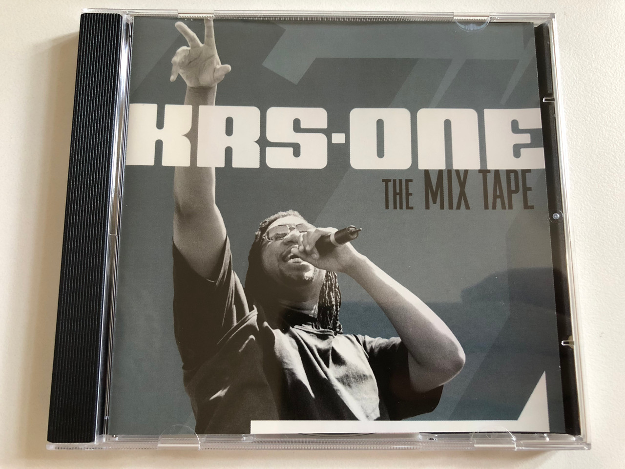 https://cdn10.bigcommerce.com/s-62bdpkt7pb/products/0/images/298709/KRS-One_The_Mix_Tape_Koch_Records_Audio_CD_2002_238_458-2_1__07956.1693899510.1280.1280.JPG?c=2&_gl=1*jfll3q*_ga*MjA2NTIxMjE2MC4xNTkwNTEyNTMy*_ga_WS2VZYPC6G*MTY5Mzg5NzkwOS4xMDU5LjEuMTY5Mzg5OTQxMC40OS4wLjA.