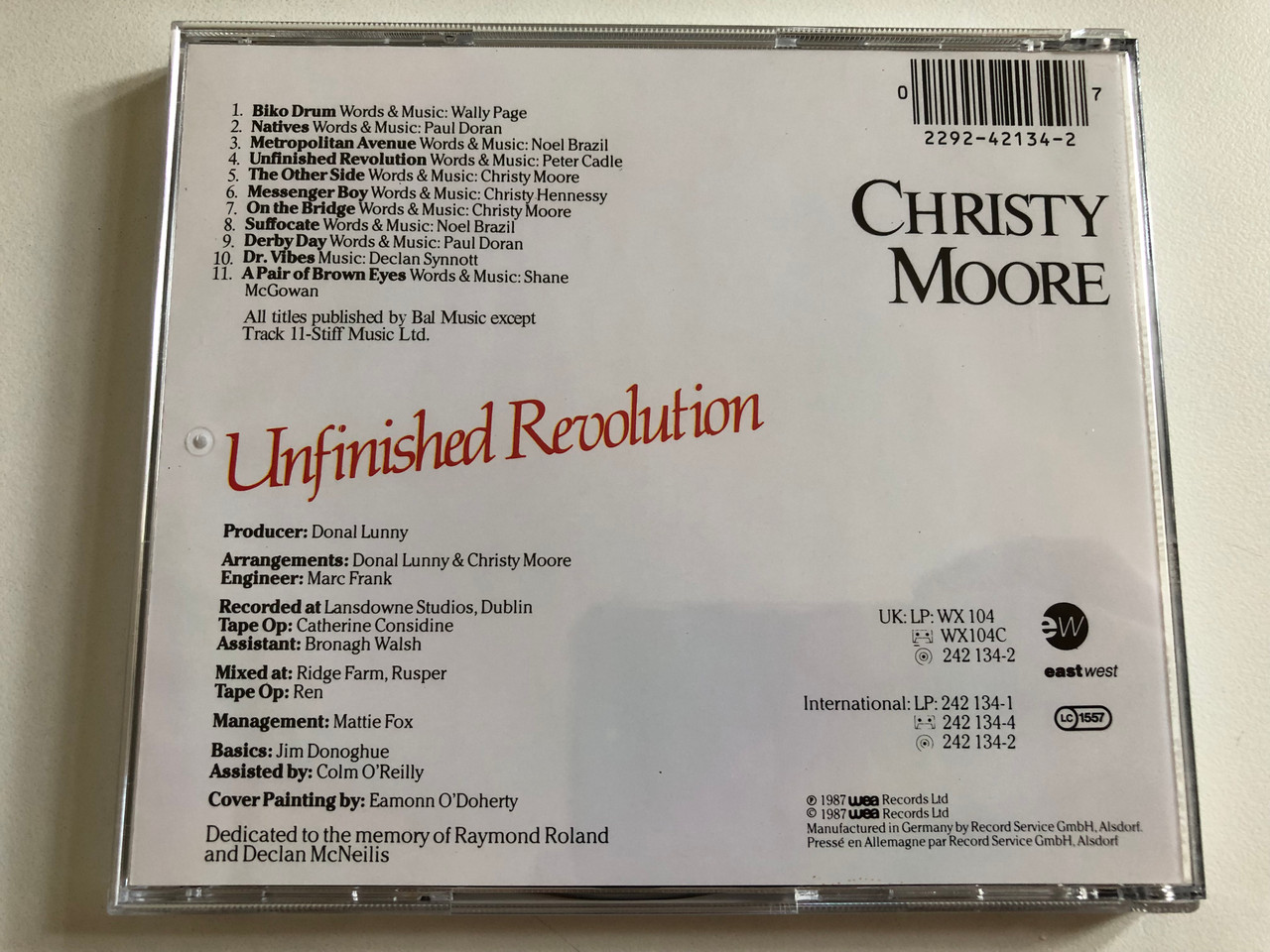 https://cdn10.bigcommerce.com/s-62bdpkt7pb/products/0/images/298740/Christy_Moore_Unfinished_Revolution_EastWest_Audio_CD_1987_2292-42134-2_2__71662.1693904047.1280.1280.JPG?c=2&_gl=1*1itydku*_ga*MjA2NTIxMjE2MC4xNTkwNTEyNTMy*_ga_WS2VZYPC6G*MTY5Mzg5NzkwOS4xMDU5LjEuMTY5MzkwMzk1MC40OS4wLjA.