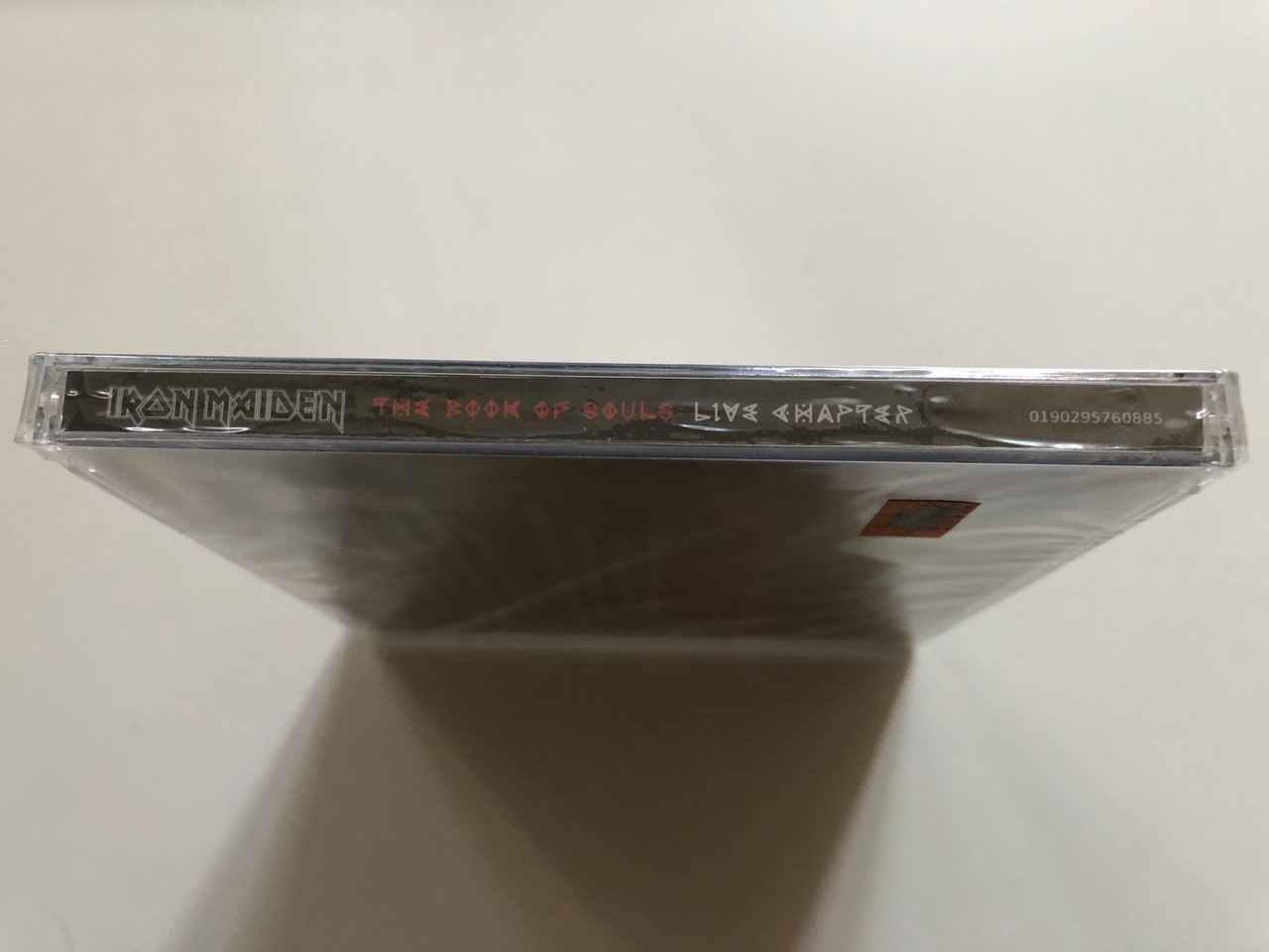 https://cdn10.bigcommerce.com/s-62bdpkt7pb/products/0/images/300825/Iron_Maiden_The_Book_Of_Souls_Live_Chapter_Parlophone_2x_Audio_CD_2017_0190295760885_3__43037.1694526274.1280.1280.JPG?c=2&_gl=1*10mfwqu*_ga*MjA2NTIxMjE2MC4xNTkwNTEyNTMy*_ga_WS2VZYPC6G*MTY5NDUyMzU2MS4xMDY2LjEuMTY5NDUyNjE1Ny41OS4wLjA.