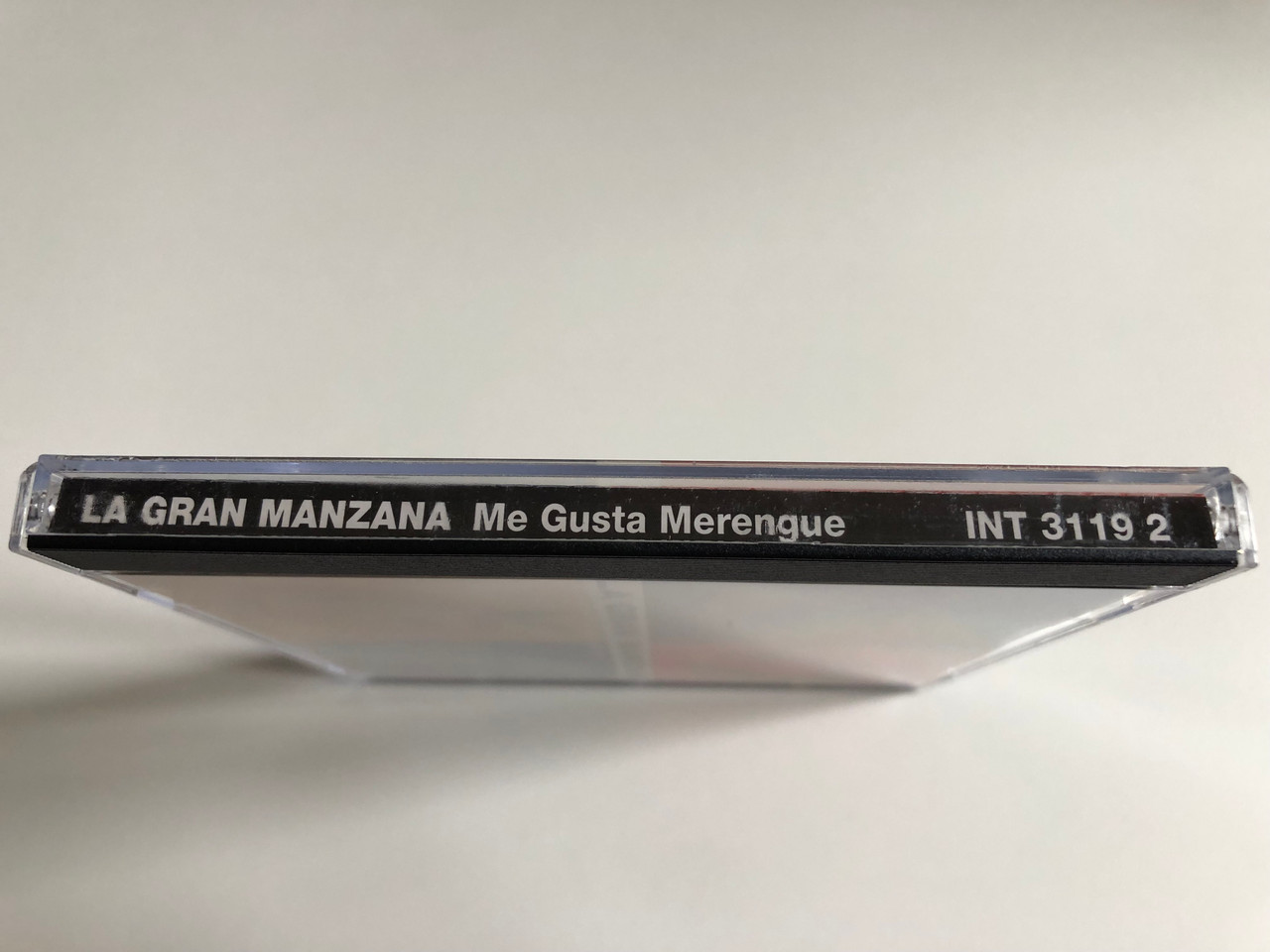 https://cdn10.bigcommerce.com/s-62bdpkt7pb/products/0/images/300960/La_Gran_Manzana_Featuring_Victor_Roque_Me_Gusta_Merengue_Intuition_Records_Audio_CD_1993_INT_3119_2_3__38548.1694582853.1280.1280.JPG?c=2&_gl=1*13qu3q2*_ga*MjA2NTIxMjE2MC4xNTkwNTEyNTMy*_ga_WS2VZYPC6G*MTY5NDU4MjcxNC4xMDY4LjAuMTY5NDU4Mjc3MC40LjAuMA..