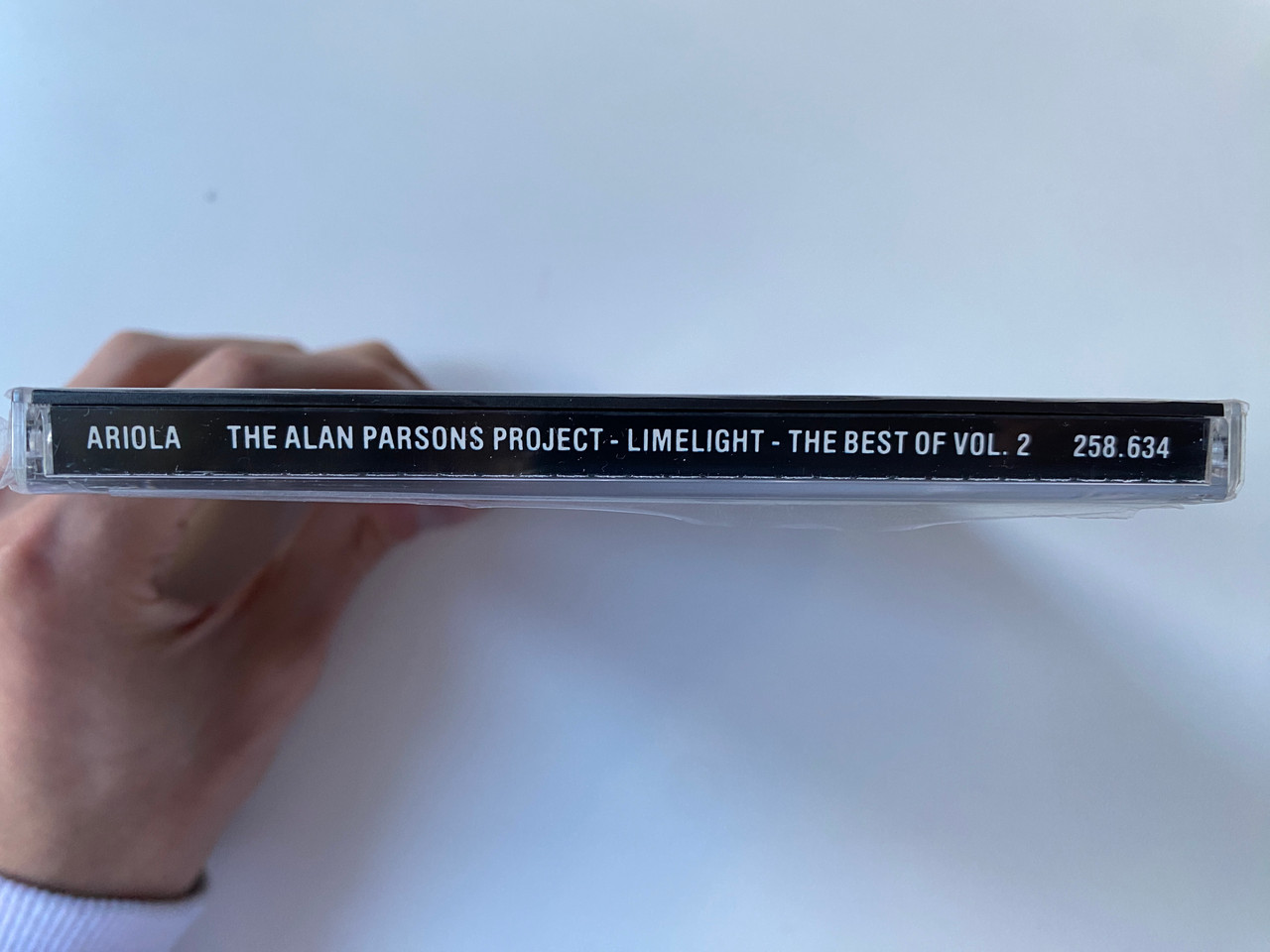 https://cdn10.bigcommerce.com/s-62bdpkt7pb/products/0/images/302113/The_Alan_Parsons_Project_Limelight_The_Best_Of_Vol._2_Arista_Audio_CD_1987_258_3__96705.1695991207.1280.1280.jpg?c=2&_gl=1*hjgjnt*_ga*MjA2NTIxMjE2MC4xNTkwNTEyNTMy*_ga_WS2VZYPC6G*MTY5NTk4ODIxOS4xMDc4LjEuMTY5NTk5MTIwNS42MC4wLjA.