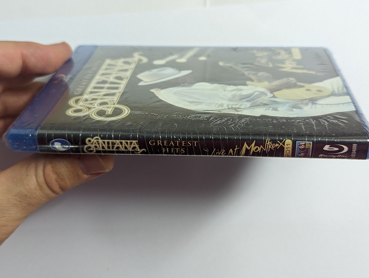 https://cdn10.bigcommerce.com/s-62bdpkt7pb/products/0/images/302452/Santana_Greatest_Hits_Live_At_Montreux_2011_Eagle_Eye_Media_Blue-Ray_2011_EEB334099_3__36002.1696409650.1280.1280.jpg?c=2&_gl=1*1vh66vj*_ga*MjA2NTIxMjE2MC4xNTkwNTEyNTMy*_ga_WS2VZYPC6G*MTY5NjQwNzEwMS4xMDg1LjEuMTY5NjQwOTEzNy41OC4wLjA.