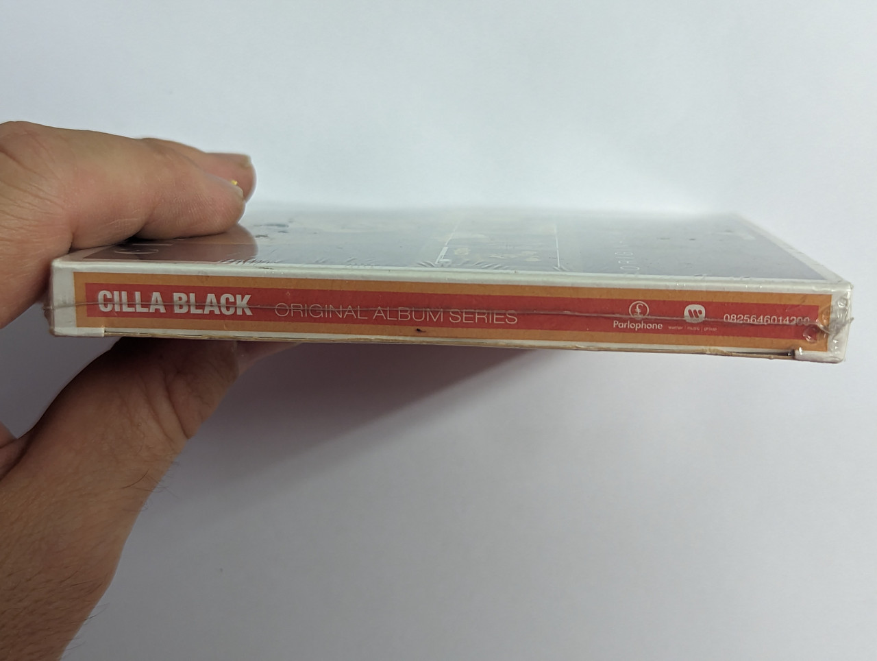 https://cdn10.bigcommerce.com/s-62bdpkt7pb/products/0/images/302577/Cilla_Black_Original_Album_Series_Parlophone_5x_Audio_CD_Box_Set_2015_0825646014200_3__40012.1696510479.1280.1280.jpg?c=2&_gl=1*91efdw*_ga*MjA2NTIxMjE2MC4xNTkwNTEyNTMy*_ga_WS2VZYPC6G*MTY5NjUxMDI4Ny4xMDg5LjAuMTY5NjUxMDMzNS4xMi4wLjA.