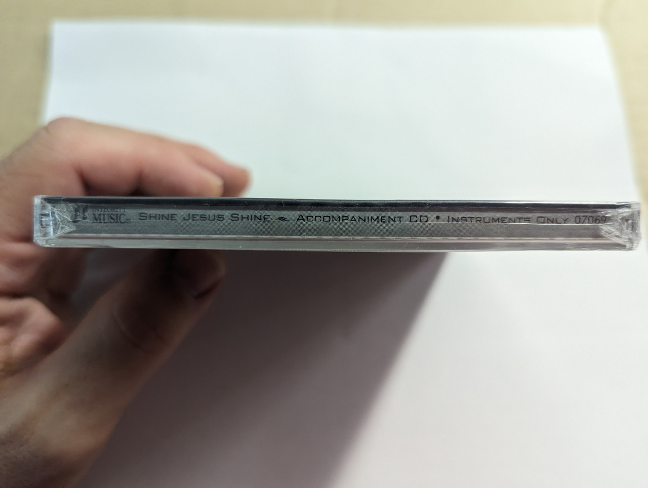 https://cdn10.bigcommerce.com/s-62bdpkt7pb/products/0/images/302613/Shine_Jesus_Shine_-_Featuring_The_Alleluia_Worship_Band_Accompaniment_CD_Instruments_Only_Alleluia_Music_Audio_CD_07069_3__85623.1696568124.1280.1280.jpg?c=2&_gl=1*1z997d*_ga*MjA2NTIxMjE2MC4xNTkwNTEyNTMy*_ga_WS2VZYPC6G*MTY5NjU2NTA1My4xMDkwLjEuMTY5NjU2Nzk4NC41OS4wLjA.
