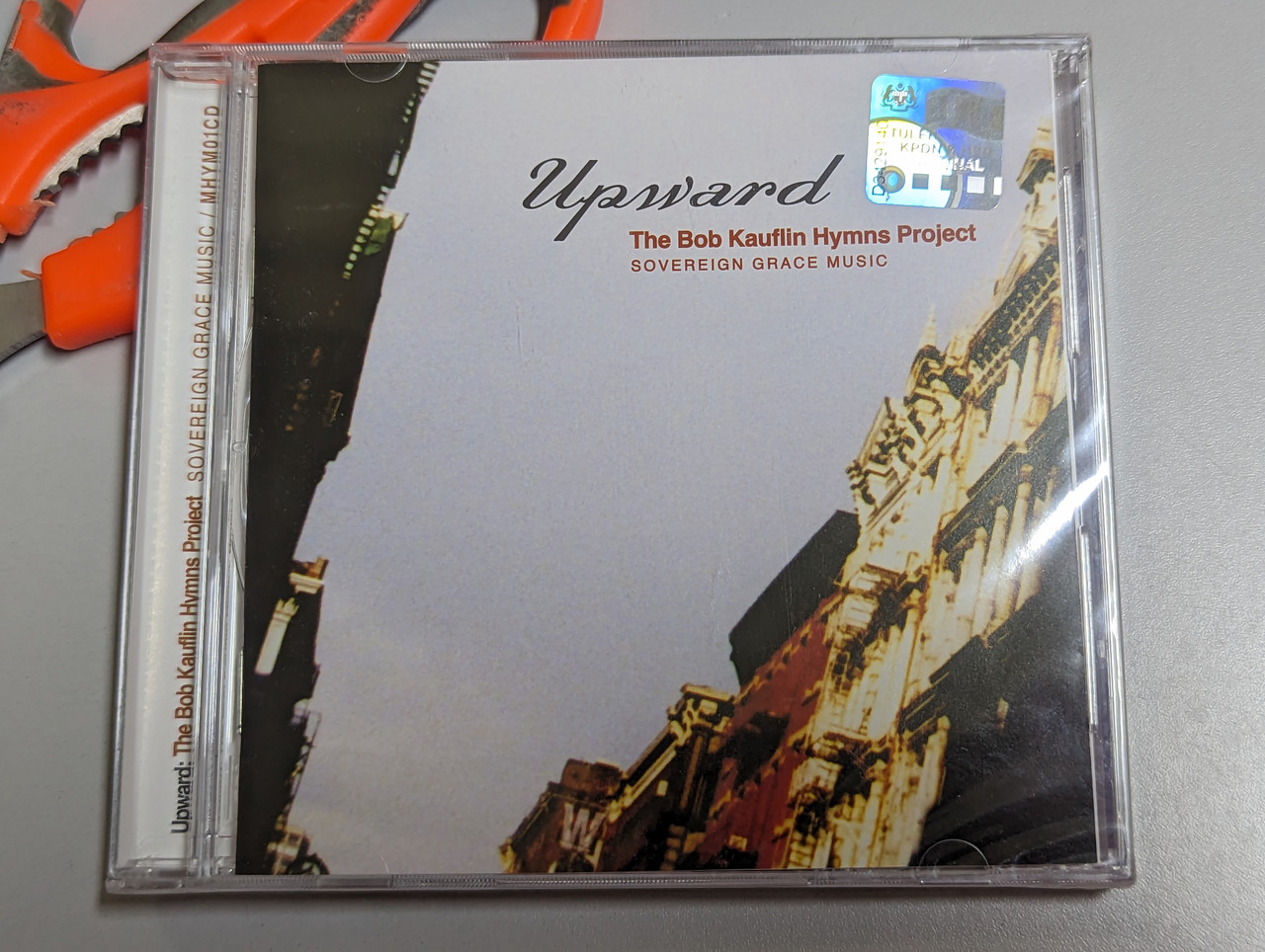 https://cdn10.bigcommerce.com/s-62bdpkt7pb/products/0/images/303104/The_Bob_Kauflin_Hymns_Project_Upward_Sovereign_Grace_Ministries_Audio_CD_2003_MHYM01CD_1__73454.1696952341.1280.1280.jpg?c=2&_gl=1*1whe4y5*_ga*MjA2NTIxMjE2MC4xNTkwNTEyNTMy*_ga_WS2VZYPC6G*MTY5Njk0MjMxNy4xMDk1LjEuMTY5Njk1MjEwNi42MC4wLjA.