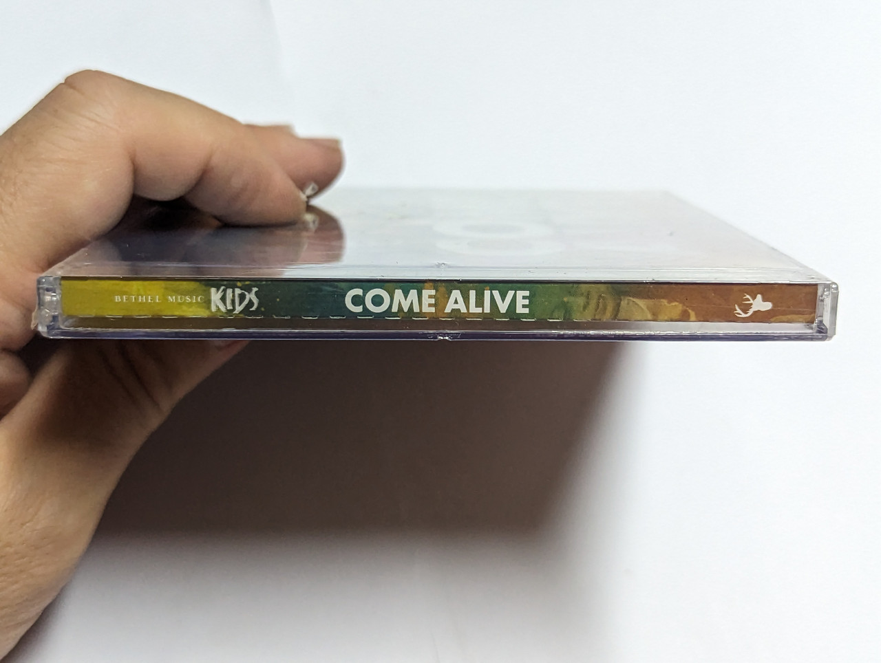 https://cdn10.bigcommerce.com/s-62bdpkt7pb/products/0/images/303722/Bethel_Music_Kids_-_Come_Alive_Bethel_Music_Audio_CD_2015_3__57229.1697190685.1280.1280.jpg?c=2&_gl=1*1qd9kdu*_ga*MjA2NTIxMjE2MC4xNTkwNTEyNTMy*_ga_WS2VZYPC6G*MTY5NzE4NjU5Mi4xMTAxLjEuMTY5NzE5MDY1My42MC4wLjA.