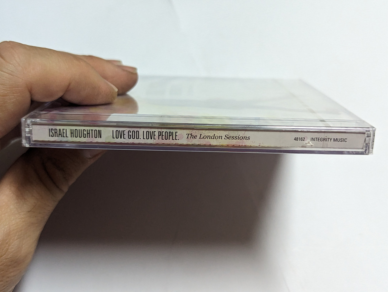 https://cdn10.bigcommerce.com/s-62bdpkt7pb/products/0/images/303930/Israel_Houghton_Love_God._Love_People._The_London_Sessions_Integrity_Music_Audio_CD_2010_48162_3__04987.1697439421.1280.1280.jpg?c=2&_gl=1*60d26g*_ga*MjA2NTIxMjE2MC4xNTkwNTEyNTMy*_ga_WS2VZYPC6G*MTY5NzQzMDkyOS4xMTA0LjEuMTY5NzQzOTI5NC42MC4wLjA.