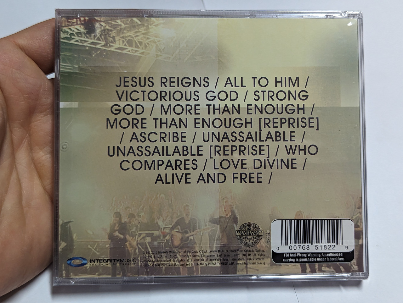 https://cdn10.bigcommerce.com/s-62bdpkt7pb/products/0/images/304087/New_Life_Worship_-_Strong_God_Live_Worship_From_New_Life_Church_Integrity_Music_Audio_CD_2013_51822_2__76532.1697517950.1280.1280.jpg?c=2&_gl=1*1r09a0o*_ga*MjA2NTIxMjE2MC4xNTkwNTEyNTMy*_ga_WS2VZYPC6G*MTY5NzUxNjM1OC4xMTA1LjEuMTY5NzUxNzg0OS4zOC4wLjA.