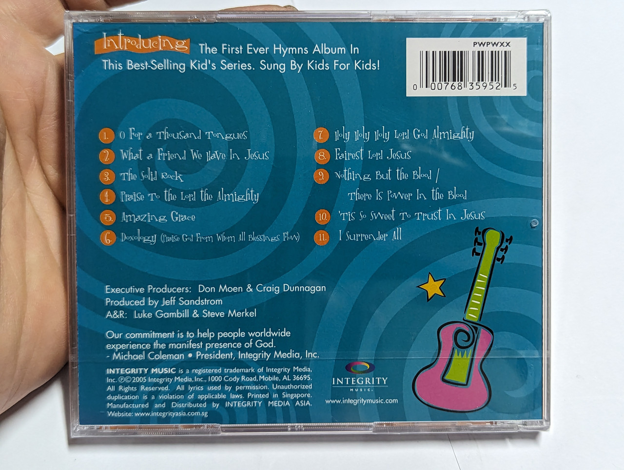 https://cdn10.bigcommerce.com/s-62bdpkt7pb/products/0/images/304266/Shout_Praises_-_Kids_Hymns_-_The_Solid_Rock_Integrity_Music_Audio_CD_2005_35952_2__56811.1697611717.1280.1280.jpg?c=2&_gl=1*7dc5ys*_ga*MjA2NTIxMjE2MC4xNTkwNTEyNTMy*_ga_WS2VZYPC6G*MTY5NzYwMzUxNC4xMTA3LjEuMTY5NzYxMTQ1NS4yOS4wLjA.