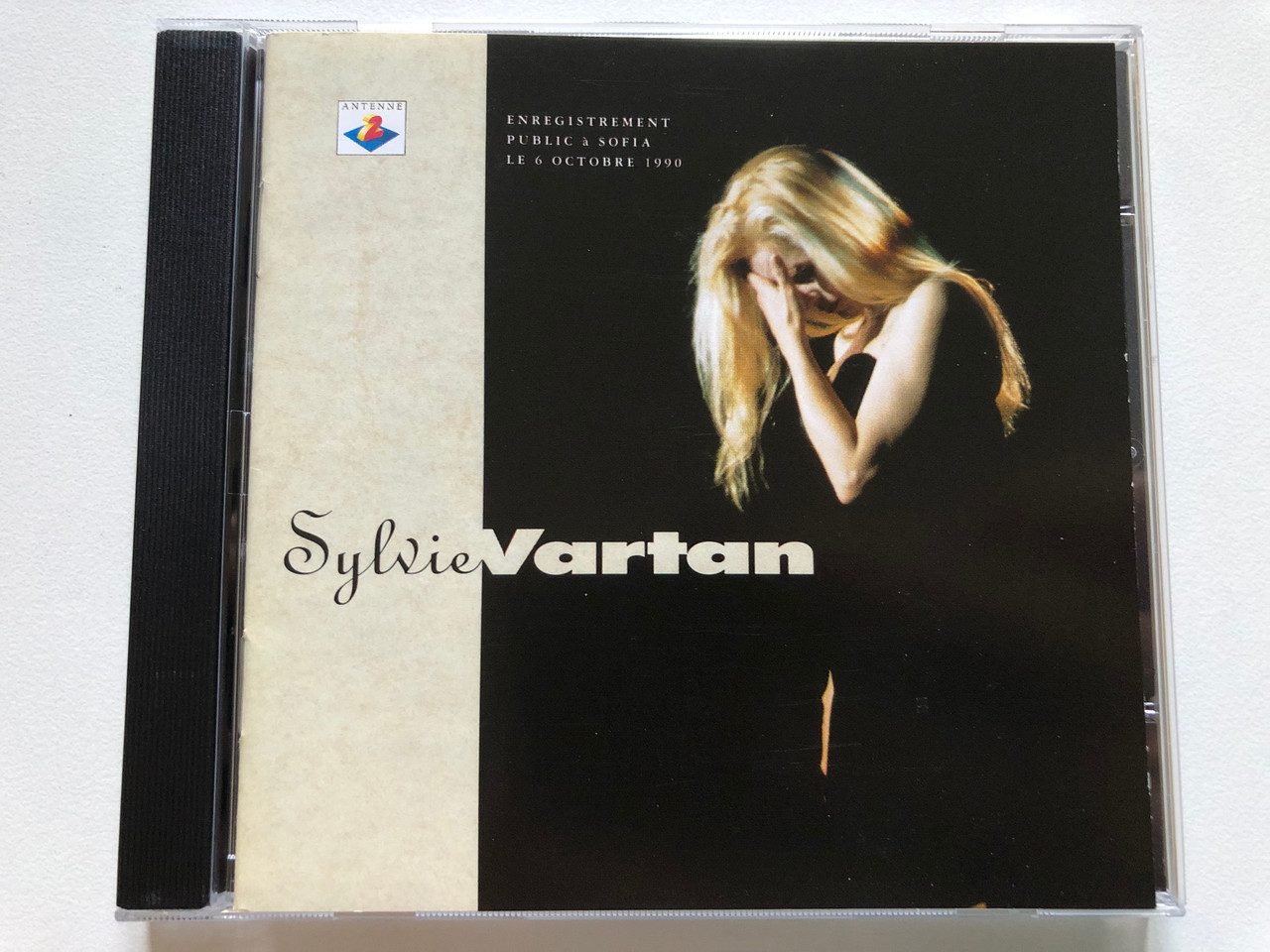 https://cdn10.bigcommerce.com/s-62bdpkt7pb/products/0/images/307908/Sylvie_Vartan_Enregistrement_Public_Sofia_Le_6_Octobre_1990_Philips_Audio_CD_1990_848_262_-_2_1__18568.1698908933.1280.1280.JPG?c=2