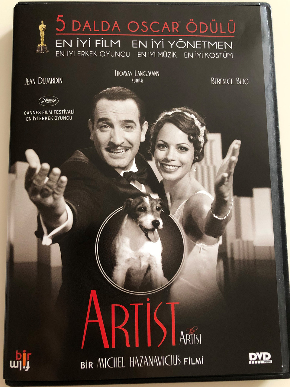 The Artist DVD 2011 Artist / Directed by Michel Hazanavicius / Starring:  Jean Dujardin, Thomas Langmann, Berenice Bejo / 5 dalda oscar ödülü / 5  Oscar Awards - bibleinmylanguage