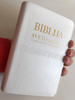Biblija / Sveto Pismo Staroga i Novoga Zavjeta / Croatian language Holy Bible / White Leather bound, Thumb index Golden edges / HBD 2017 (9789536709182)