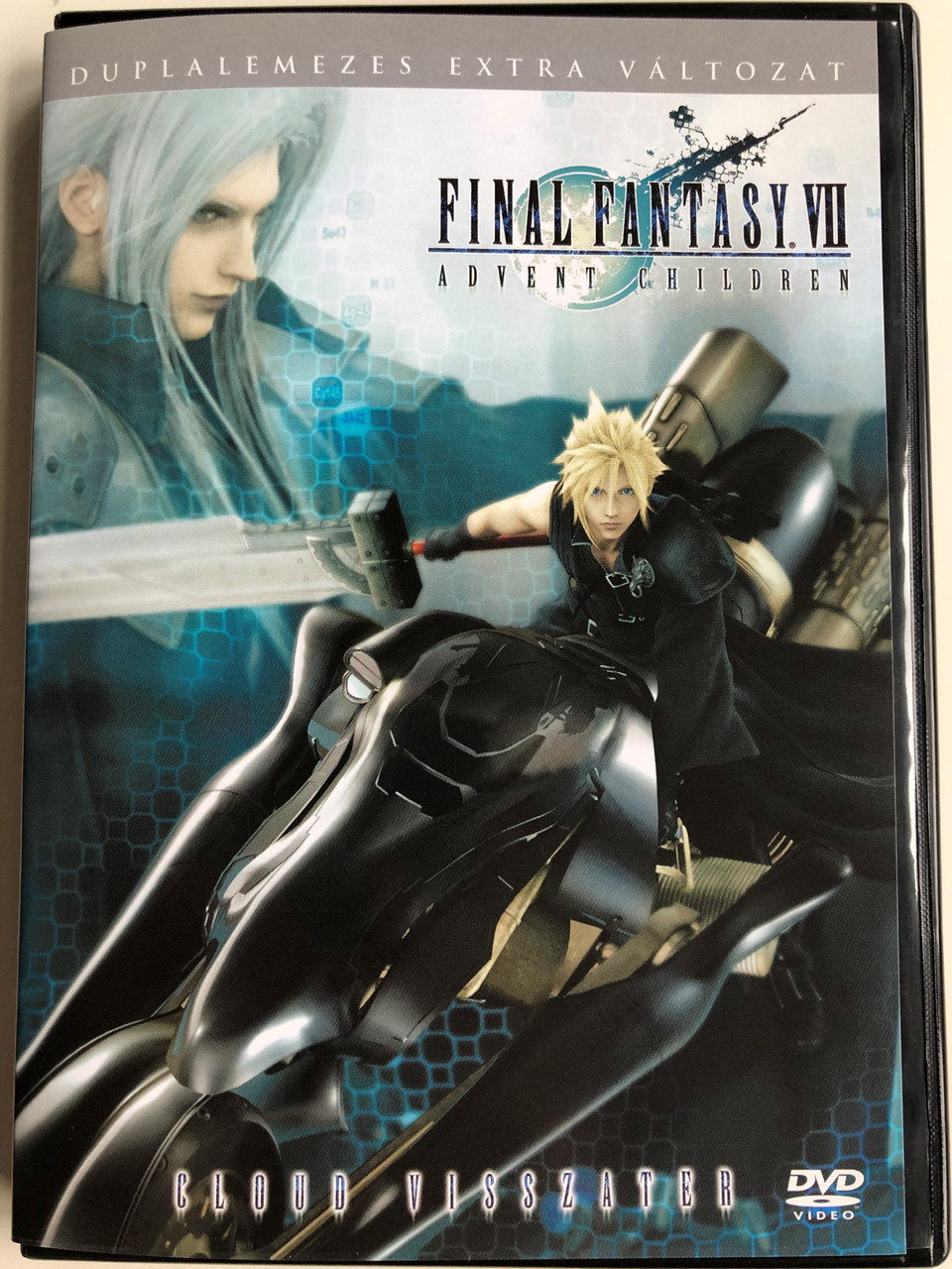 Get Wallpaper Final Fantasy Vii Advent Children Dvd Cloud Visszater For iPhone Free