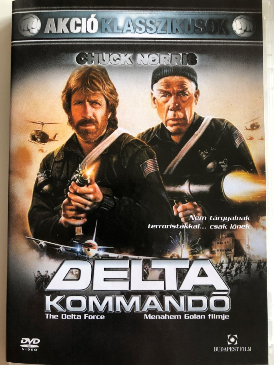 The Delta force DVD 1986 Delta Kommandó / Directed by Menahem Golan /  Starring: Chuck Norris, Lee Marvin, Martin Balsam, Joey Bishop, Kim Delaney  - bibleinmylanguage