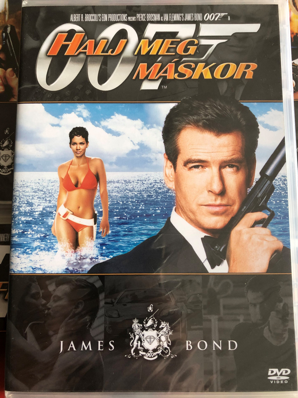 James Bond 007 Die Another Day Dvd 2002 James Bond Halj Meg Maskor Directed By Lee Tamahori Starring Pierce Brosnan Halle Berry Toby Stephens Rosamund Pike Bibleinmylanguage