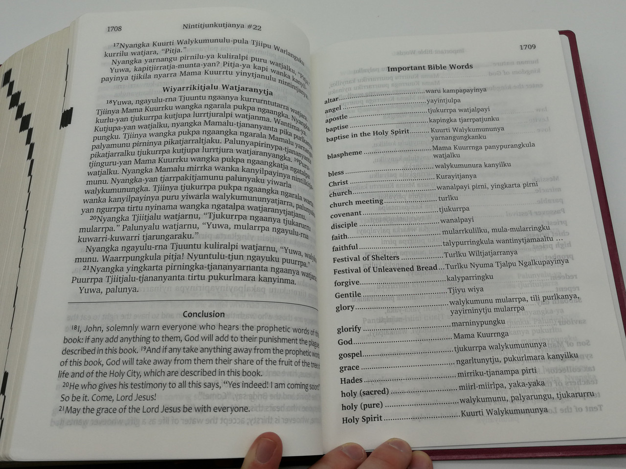 https://cdn10.bigcommerce.com/s-62bdpkt7pb/products/2150/images/266725/Aboriginal_Bible_-_Mama_Kuurrku_Wangka_-_Father_Gods_Word_Ngarnmanytjatjanya_Puru_Marlangkatjanya_Portions_of_the_Old_Testamen_18__52676.1676481881.1280.1280.jpg?c=2&_gl=1*1g6ykc1*_ga*MjAyOTE0ODY1OS4xNTkyNDY2ODc5*_ga_WS2VZYPC6G*MTY3NjQ3ODA1Ny4yODUzLjEuMTY3NjQ4MTk1Mi4zOS4wLjA.