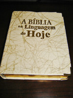 Small Portuguese Bible with maps & glossary / Biblia Sagrada