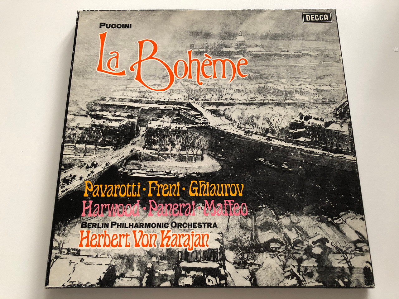 https://cdn10.bigcommerce.com/s-62bdpkt7pb/products/29594/images/176354/Puccini_La_Bohme_Pavarotti_Freni_Ghiaurov_Harwood_Panerai_Maffeo_Berlin_Philharmonic_Orchestra_Herbert_von_Karajan_Decca_2x_LP_Stereo_SET_565-6_1__39405.1619182322.1280.1280.JPG?c=2&_ga=2.188310699.2061437030.1619168494-1912764860.1619168494