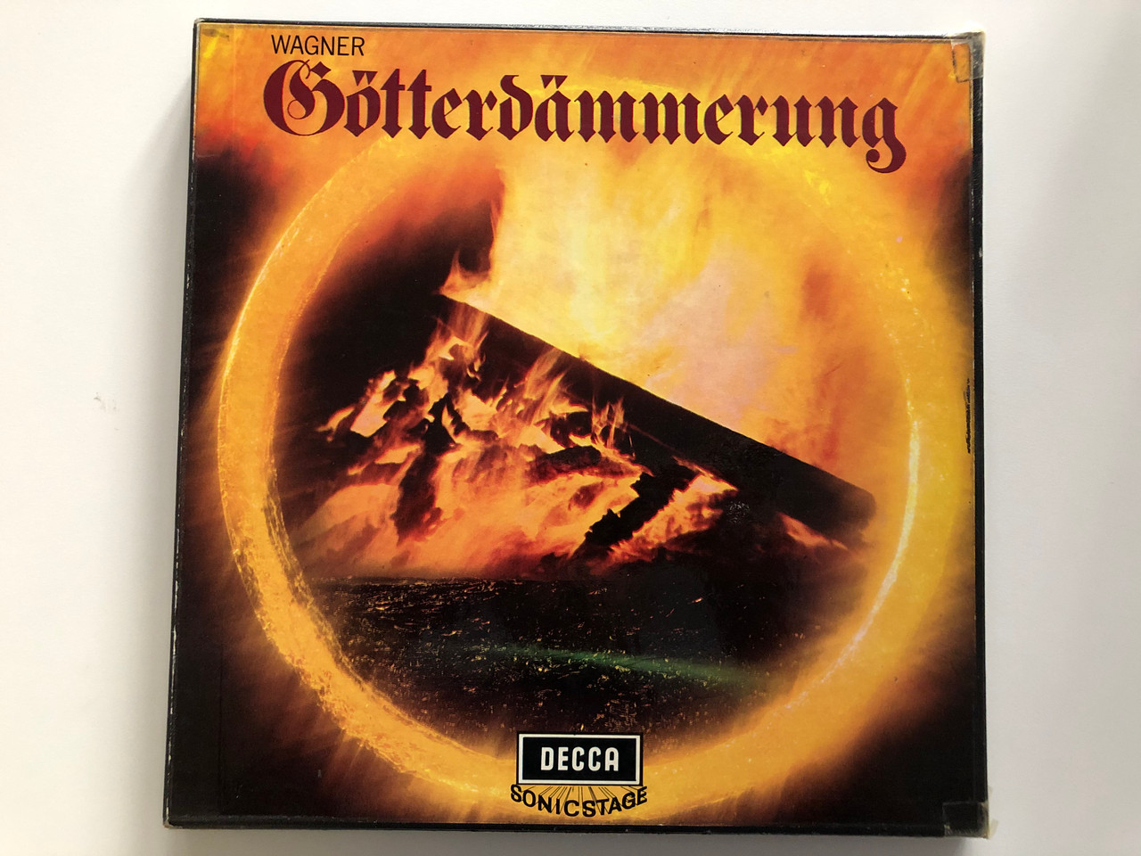 https://cdn10.bigcommerce.com/s-62bdpkt7pb/products/29679/images/176865/Wagner_Gtterdmmerung_Decca_6x_LP_1965_Stereo_SET_292-7_1__17791.1619638804.1280.1280.JPG?c=2&_gl=1*1xgf0ll*_ga*MjAyOTE0ODY1OS4xNTkyNDY2ODc5*_ga_WS2VZYPC6G*MTYyNzU3MDgzMS43Ni4xLjE2Mjc1NzI3MTIuNjA.