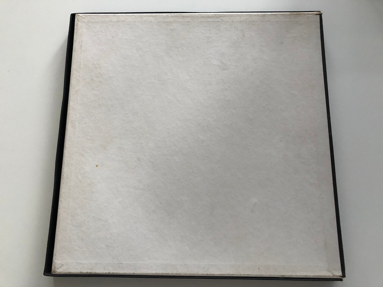 https://cdn10.bigcommerce.com/s-62bdpkt7pb/products/29708/images/176987/Ludwig_van_Beethoven_Leonore_-_Urfassung_1805_Ludwig_van_Beethoven_Gesamtausgabe_ETERNA_3x_LP_Stereo_826_831-833_3__15863.1619711923.1280.1280.JPG?c=2&_ga=2.99910558.120288944.1619422992-2029148659.1592466879