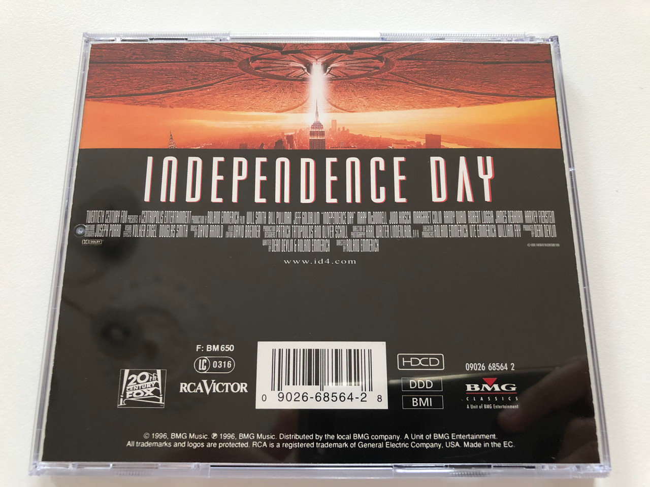 https://cdn10.bigcommerce.com/s-62bdpkt7pb/products/31181/images/183556/Independence_Day_Original_Soundtrack_Recording_-_Music_by_David_Arnold_RCA_Victor_Audio_CD_1996_09026_68564_2_4__51093.1625598534.1280.1280.JPG?c=2