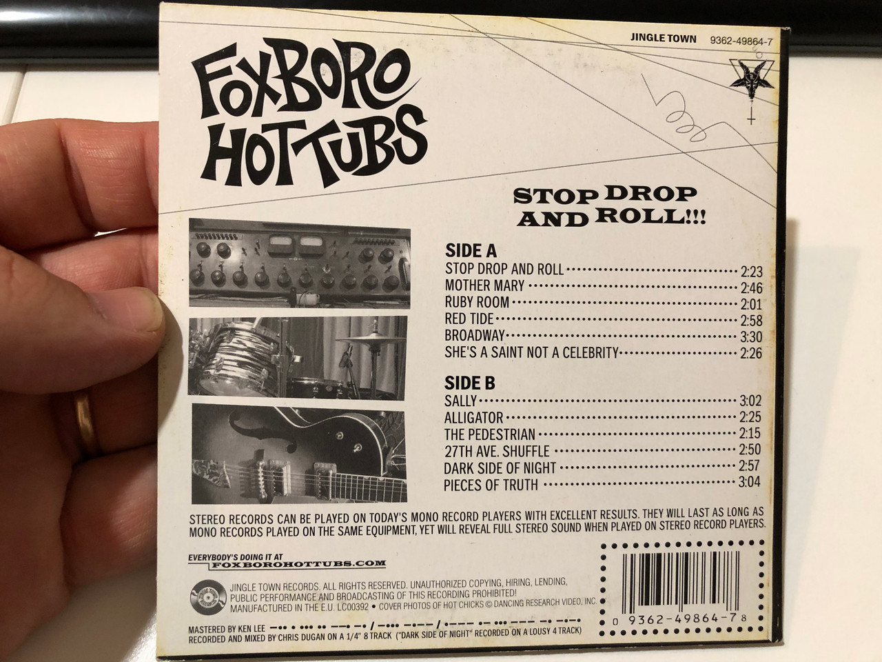 Foxboro_Hot_Tubs_Stop_Drop_And_Roll_Contains_12_Hits_Including...._Mother_Mary_Jingle_Town_Records_Audio_CD_9362-49864-7_2__32995.1629212031.1280.1280.JPG
