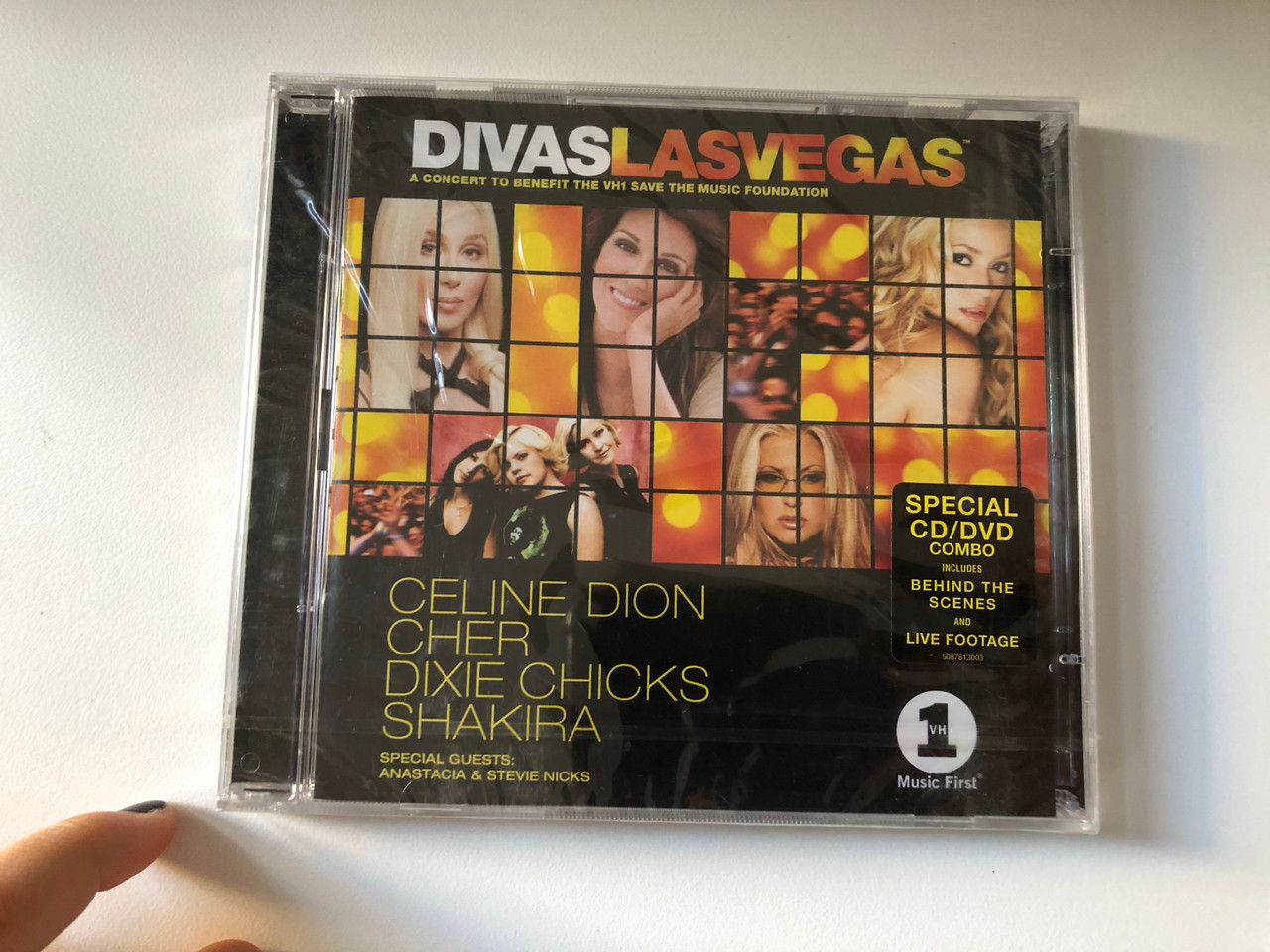 Divas Las Vegas - A Concert To Benefit The VH1 Save The Music Foundation - Celine  Dion, Cher,