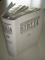 White Tagalog Bible with Apocrypha TPV 035 DC S.E. / Tagalog Popular Version Magandang Balita BIBLIA