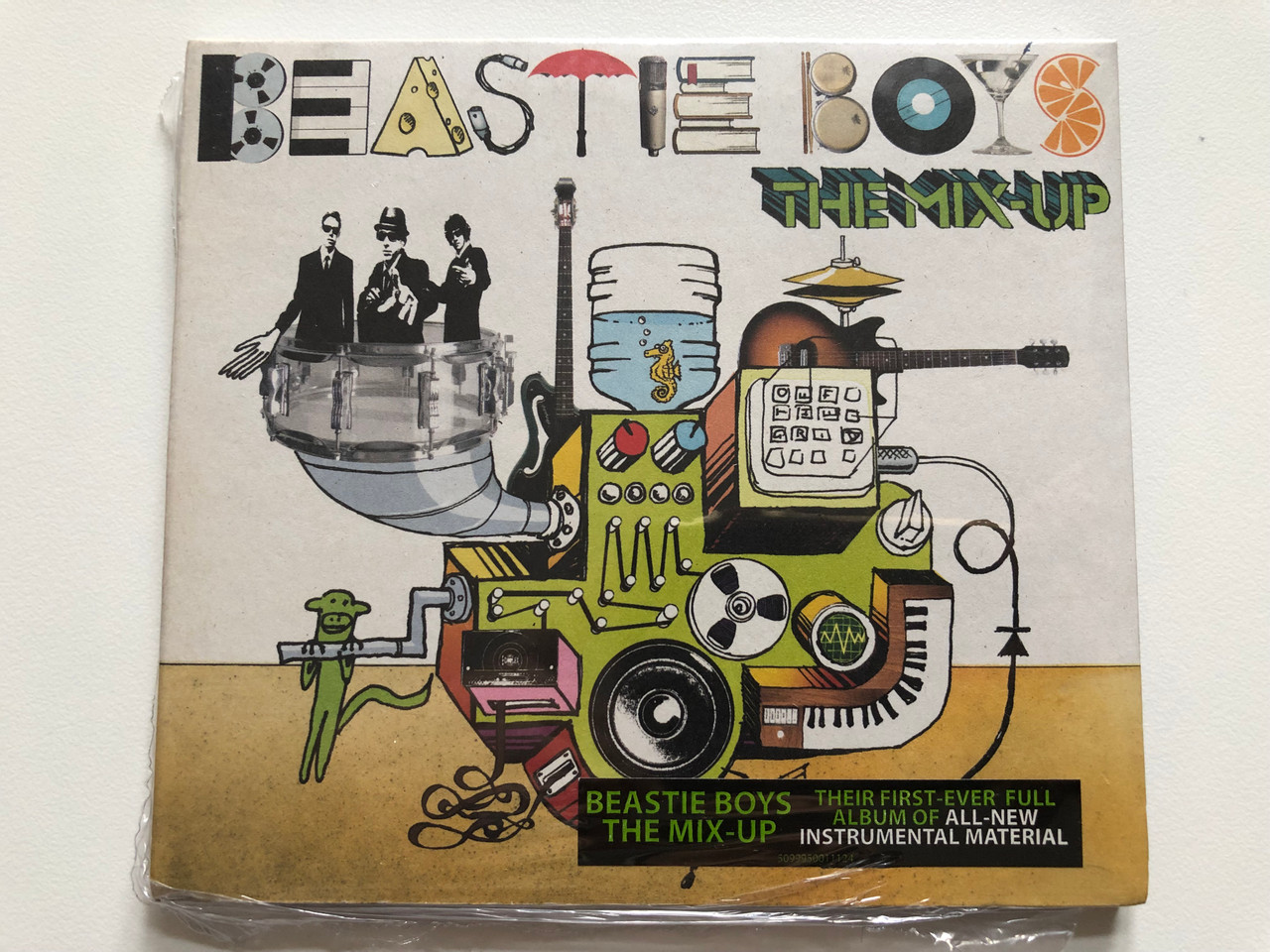 Beastie Boys – The Mix-Up / Their First-Ever Full Album Of All-New Instrumental Material / CD 2007 50999 5 00111 2 4 - bibleinmylanguage