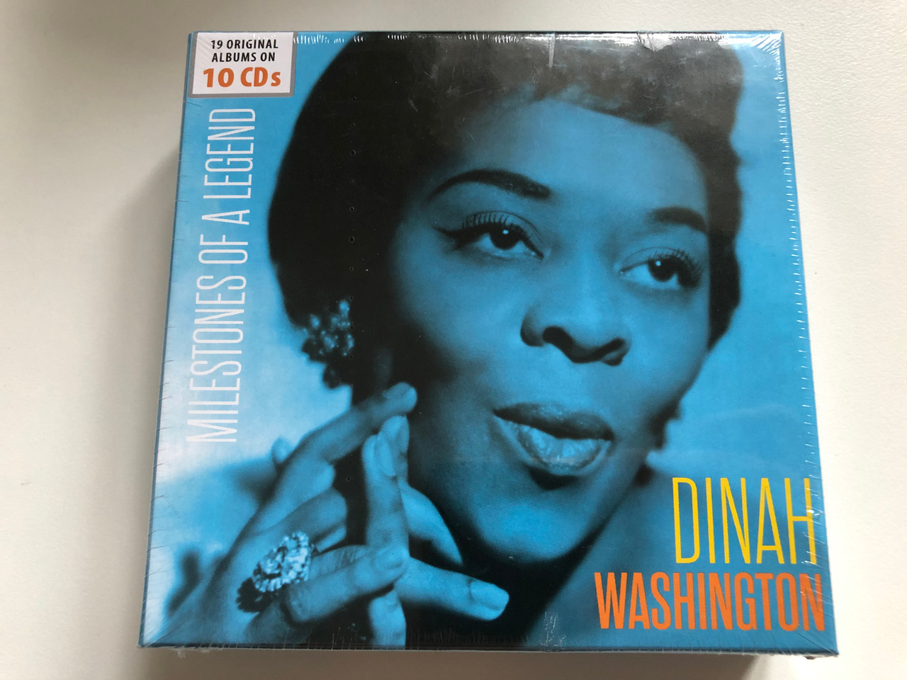 Dinah Washington – Milestones of A Legend / The Intense Media 10x Audio CD, Box  Set / 600372 - bibleinmylanguage