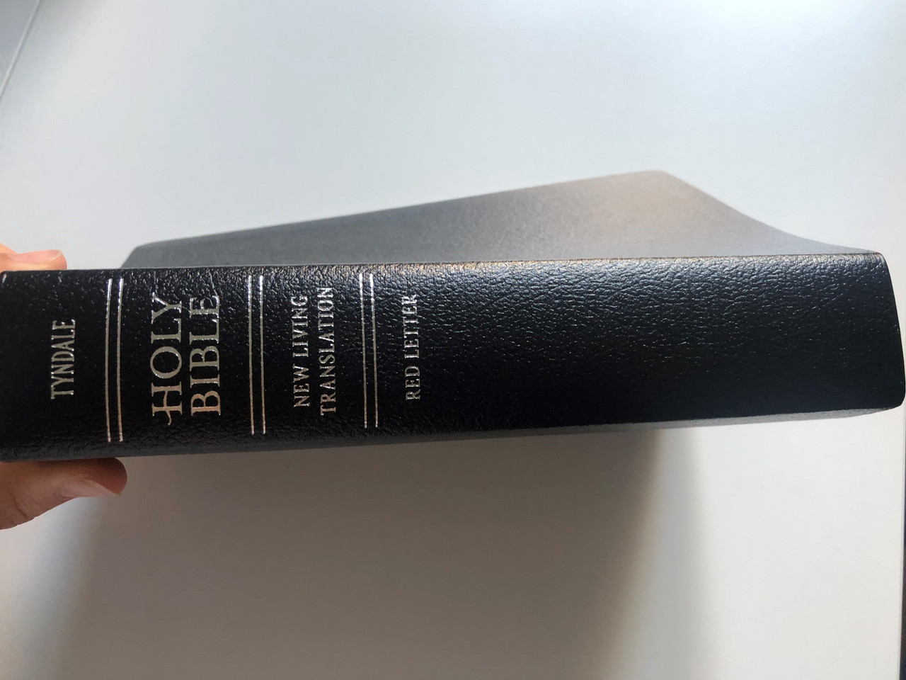 Large Print NLT Bible Premium slimline reference / Black/Onyx Leatherlike with thumb index and