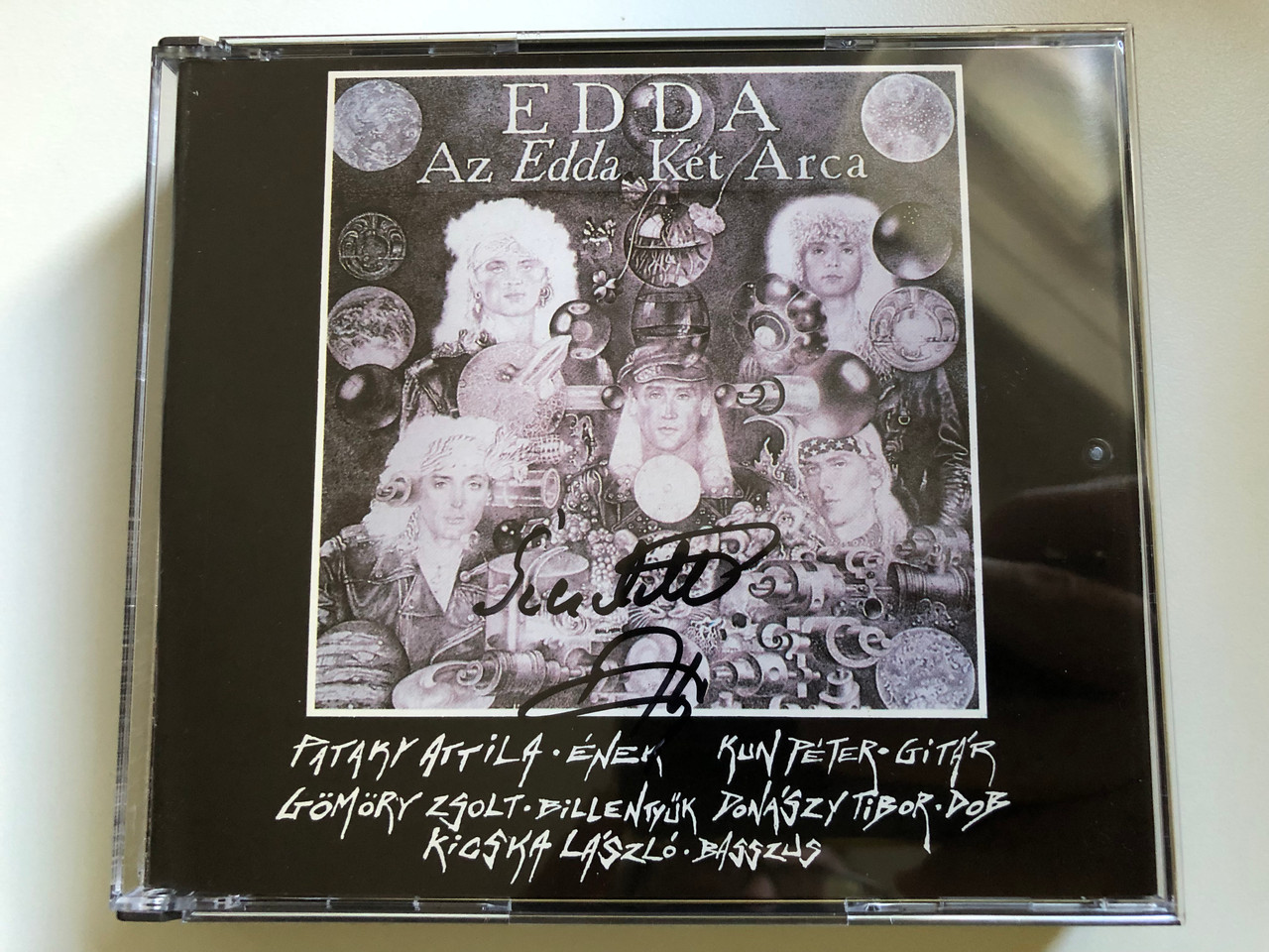 Edda – Az Edda Két Arca / Pataky Attila - enek; Kun Péter - gitar; Gömöry  Zsolt - billentyuk; Donászy Tibor - dob; Kicska László - basszus / New Tone  2x Audio CD 1992 / NTCD 0291 - bibleinmylanguage