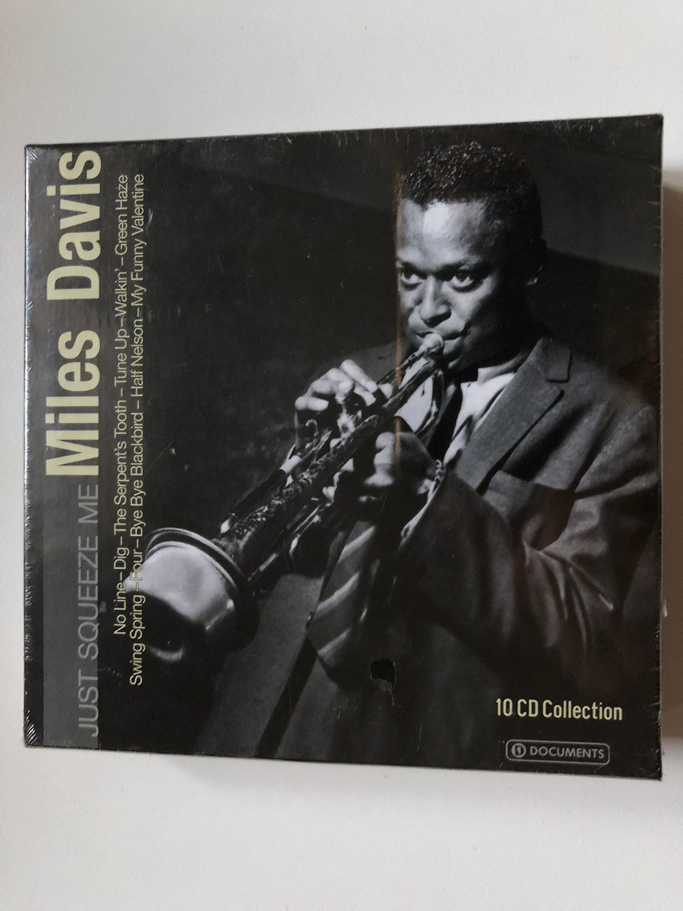 Miles Davis – Just Squeeze Me / No Line; Dig; The Serpent's Tooth; Tune Up;  Walkin'; Green