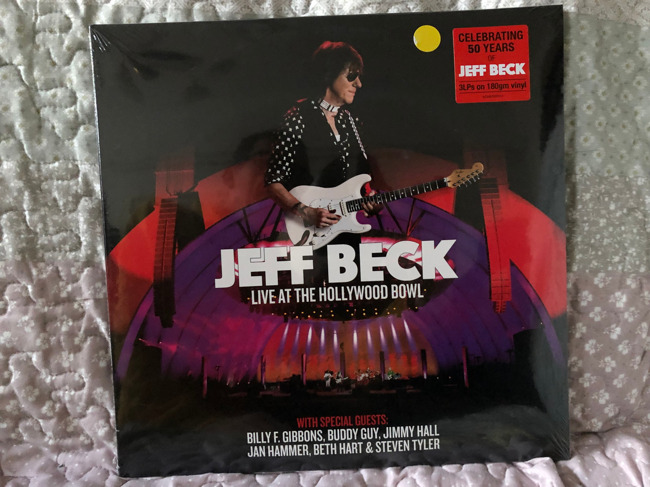 https://cdn10.bigcommerce.com/s-62bdpkt7pb/products/52061/images/264608/Jeff_Beck_Live_At_The_Hollywood_Bowl_With_Special_Guests_Billy_F._Gibbons_Buddy_Guy_Jimmy_Hall_Jan_Hammer_Beth_Hart_Steven_Tyler_ATCO_Records_3x_LP_2018_603497865017_1__26012.1674463403.1280.1280.JPG?c=2&_gl=1*paxkad*_ga*MjA2NTIxMjE2MC4xNTkwNTEyNTMy*_ga_WS2VZYPC6G*MTY3NDQ1NjkwMy43MjUuMS4xNjc0NDYzMzgwLjMuMC4w