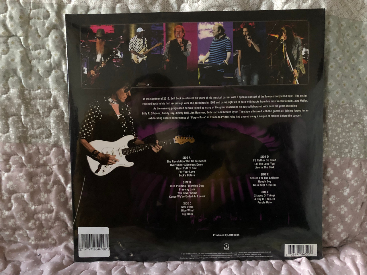 https://cdn10.bigcommerce.com/s-62bdpkt7pb/products/52061/images/264609/Jeff_Beck_Live_At_The_Hollywood_Bowl_With_Special_Guests_Billy_F._Gibbons_Buddy_Guy_Jimmy_Hall_Jan_Hammer_Beth_Hart_Steven_Tyler_ATCO_Records_3x_LP_2018_603497865017_2__46682.1674463414.1280.1280.JPG?c=2&_gl=1*paxkad*_ga*MjA2NTIxMjE2MC4xNTkwNTEyNTMy*_ga_WS2VZYPC6G*MTY3NDQ1NjkwMy43MjUuMS4xNjc0NDYzMzgwLjMuMC4w