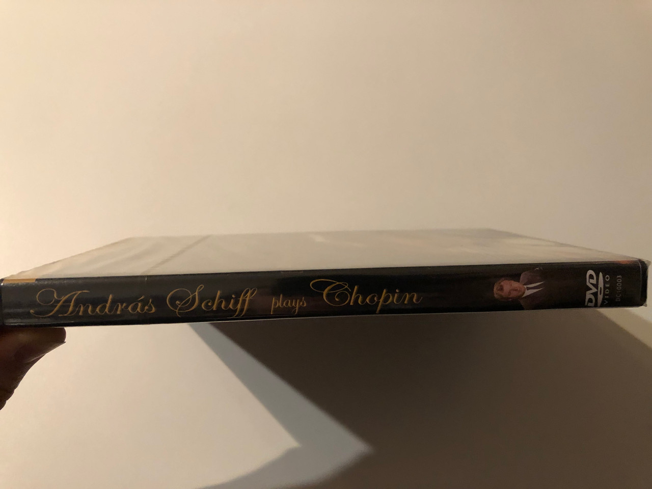 https://cdn10.bigcommerce.com/s-62bdpkt7pb/products/53416/images/271107/Andras_Schiff_Plays_Chopin_-_24_Preludes_Op.28_Bonus_Documentary_Schiff_on_1__39701.1680021262.1280.1280.JPG?c=2&_gl=1*1v7bom5*_ga*MzA5MjcwMDY5LjE2Nzk3NDk1MDE.*_ga_WS2VZYPC6G*MTY4MDAwNDYzMC4zLjEuMTY4MDAyMTI2Ni4xMi4wLjA.