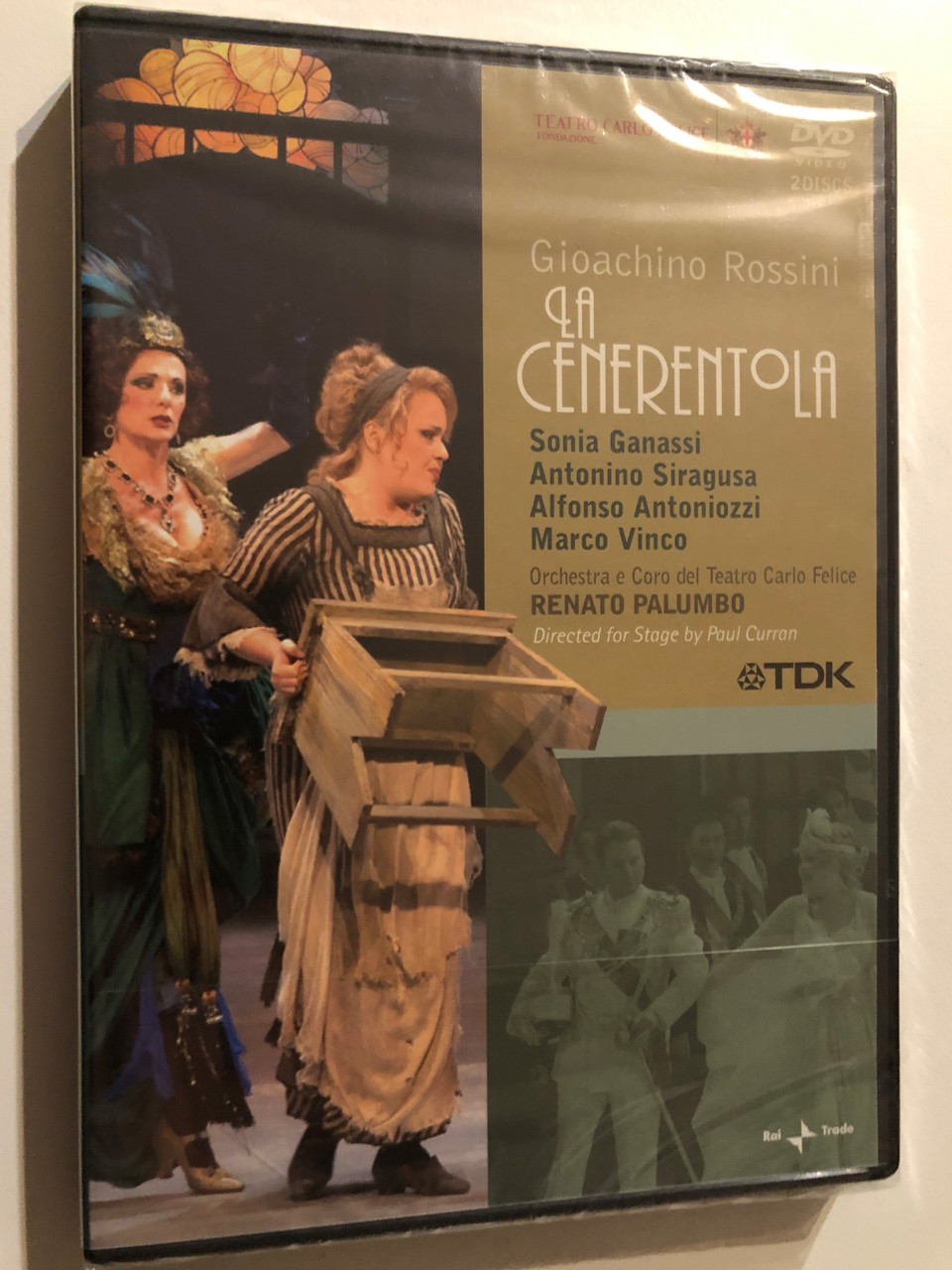 https://cdn10.bigcommerce.com/s-62bdpkt7pb/products/53588/images/271730/Gioacchino_Rossini_-_La_Cenerentola_2_DVD_Chorus_Coro_del_Teatro_Carlo_F__64734.1680330112.1280.1280.JPG?c=2&_gl=1*1xem0gv*_ga*MzA5MjcwMDY5LjE2Nzk3NDk1MDE.*_ga_WS2VZYPC6G*MTY4MDMyMzU5OS43LjEuMTY4MDMzMDEyMC4yMS4wLjA.