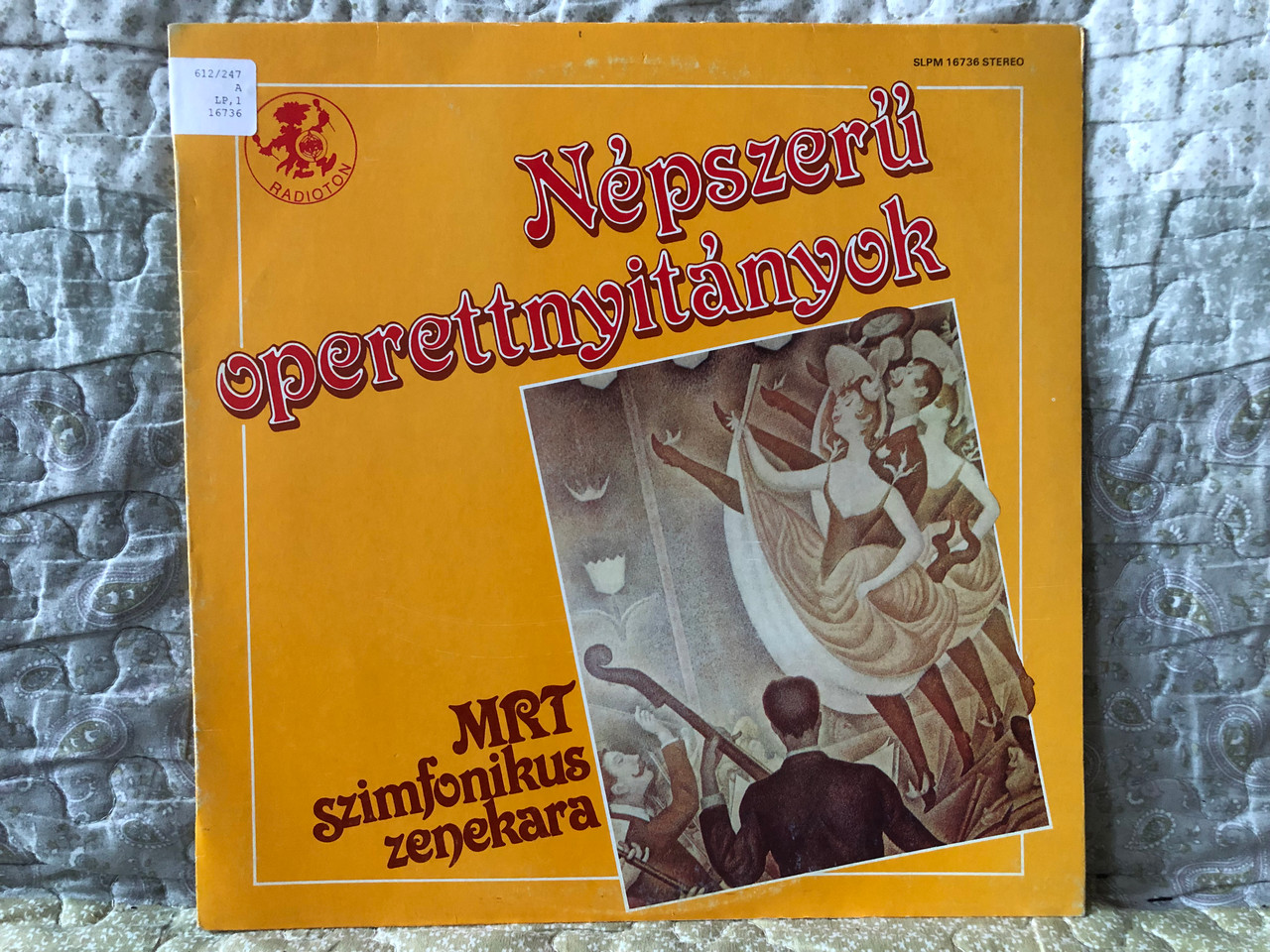 https://cdn10.bigcommerce.com/s-62bdpkt7pb/products/54516/images/274873/Npszer_Operettnyitnyok_-_MRT_Szimfonikus_Zenekara_Radioton_LP_Stereo_1987_SLPM_16736_1__99570.1684305874.1280.1280.JPG?c=2&_gl=1*6aorjc*_ga*MjA2NTIxMjE2MC4xNTkwNTEyNTMy*_ga_WS2VZYPC6G*MTY4NDMwNTg2OS44OTguMS4xNjg0MzA2MDA2LjYwLjAuMA..