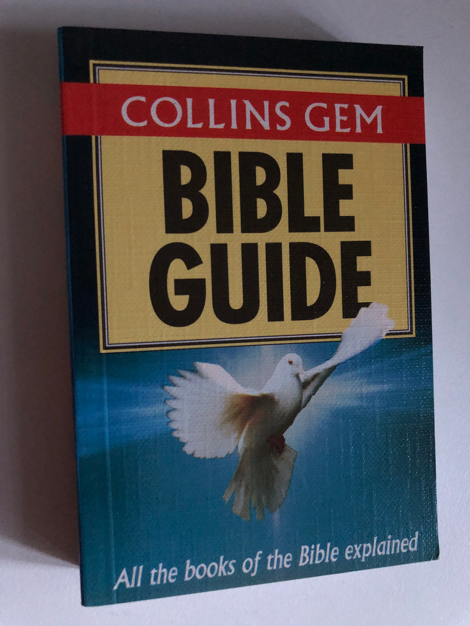 Bible_Guide_Collins_Gem_by_Raymond_Brown_Clear_and_helpful_explanation_of_the_details_of_each_book_in_the_Bible_Additional_chapters_provide_background_information_to_a___16160.1690607422.1280.1280.JPG (960×1280)
