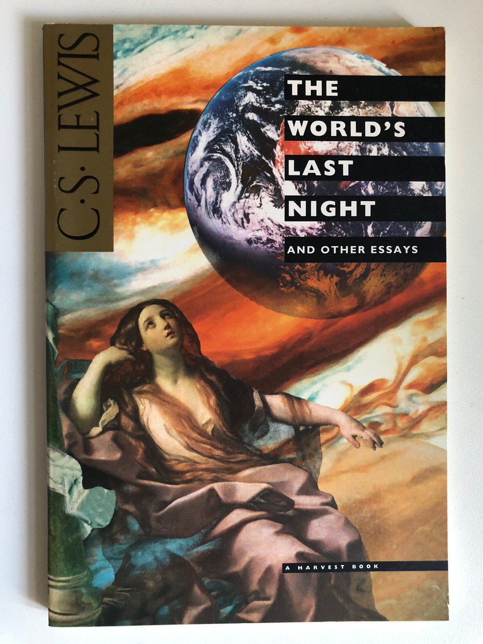 The_Worlds_Last_Night_And_Other_Essays_by_C.S._Lewis_Cover_art_by_David_Kahl_A_HARVEST_BOOK_HARCOURT_BRACE_COMPANY_2__00668.1691237670.1280.1280.JPG (960×1280)