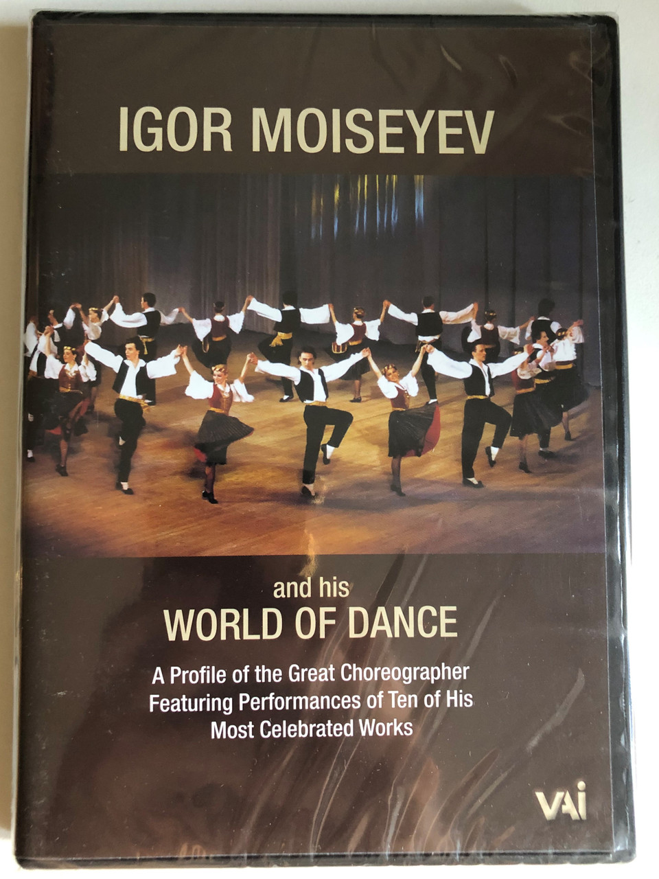 Igor_Moiseyev_and_His_World_of_Dance_Moiseyev_Dance_Company_-_Igor_Moiseyev_Ballet_DVD_Bonus_Includes_four_additional_performances_including_the_rare_Viva_Cuba_VIDEO_ARTIST___06805.1691835580.1280.1280.JPG (960×1280)